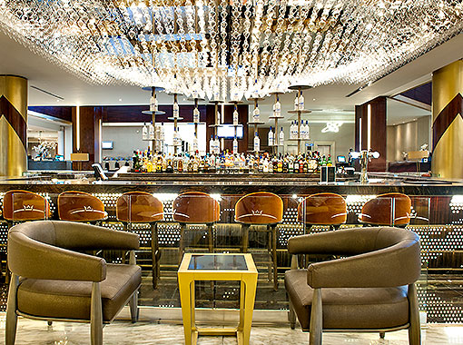 Lobby bar at Moon Palace Cancun